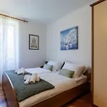 Cozy Apartment Nika